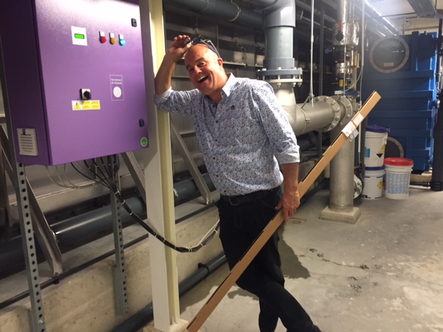 Ton bij systeem Ton gets happy when he sees our UV systems in practice